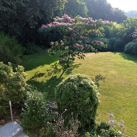 La Grange Du Minuellou فندق مبيت وإفطار