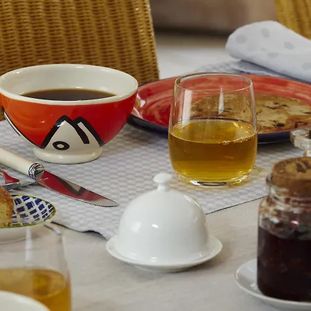 La Grange Du Minuellou فندق مبيت وإفطار